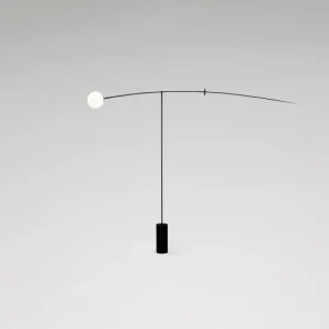 ferm LIVING Stehleuchten-Michael Anastassiades Mobile Chandelier 5 Stehleuchte, schwarz patinierter Messing