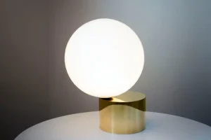 Iittala Tischlampen-Michael Anastassiades Tip of the Tongue Tischleuchte, poliertes Messing