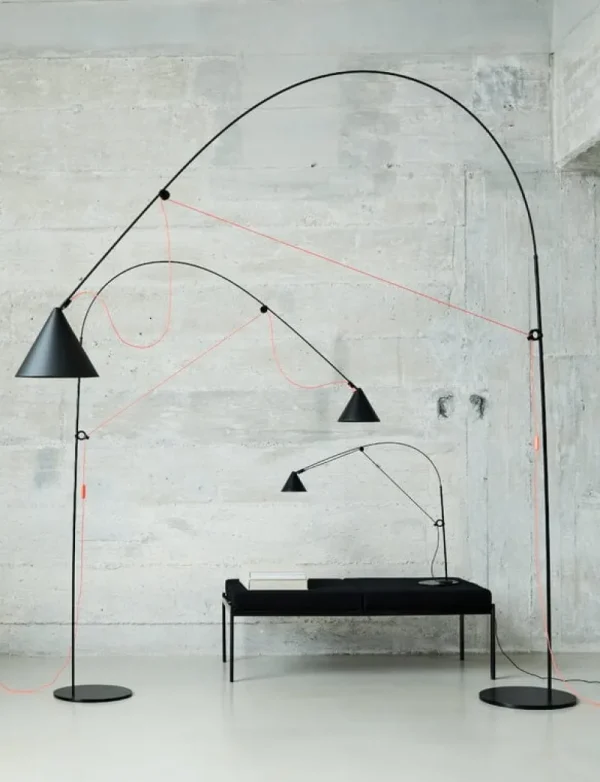 Muuto Stehleuchten-Midgard AYNO L Stehleuchte, 3000 K, Schwarz - Orange