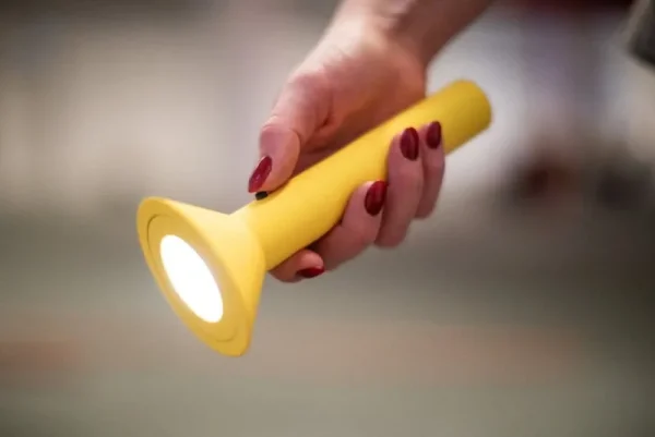 Mono Light Tischlampen-Dawn Patrol Taschenlampe, zinkgelb