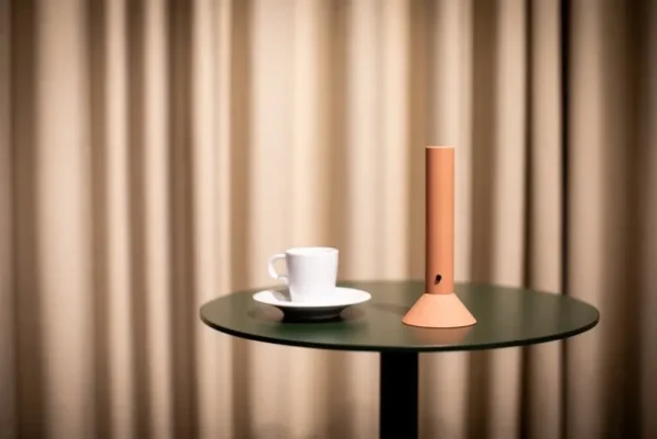 Mono Light Tischlampen-Dawn Patrol Taschenlampe, beige-rot