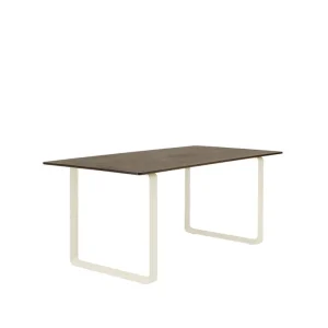 Vitra Tische-Muuto 70/70 Tisch, 170 x 85 cm, Eiche massiv geräuchert – Sandbeige