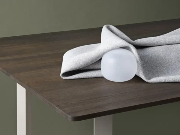 HAY Tische-Muuto 70/70 Tisch, 170 x 85 cm, Eiche massiv geräuchert – Grau