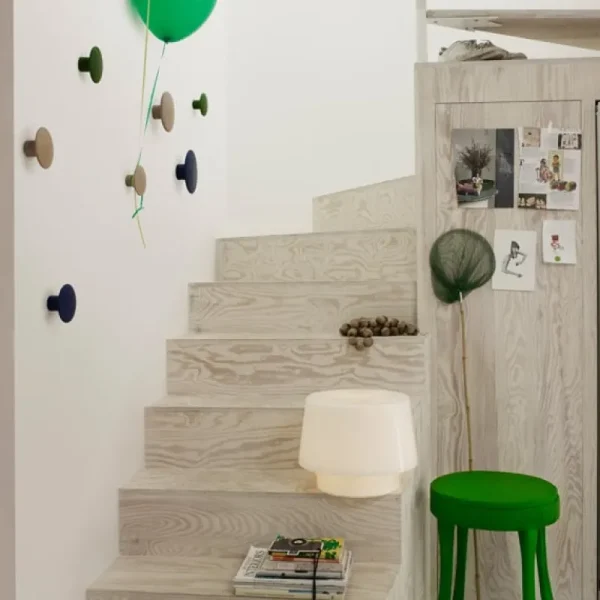 Muuto Garderoben Und Kleiderbügel^Dots Wood Kleiderhaken, 5 Stück, schwarz
