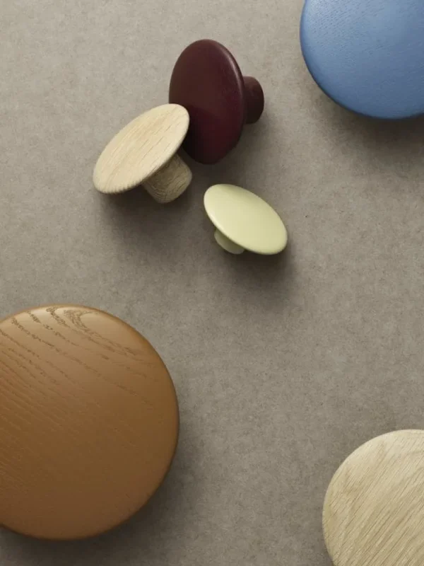 Muuto Garderoben Und Kleiderbügel^Garderobenhaken Dots Wood, burgunderrot