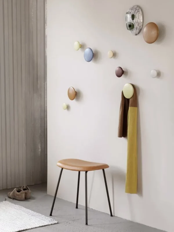 Muuto Garderoben Und Kleiderbügel^Garderobenhaken Dots Wood, burgunderrot