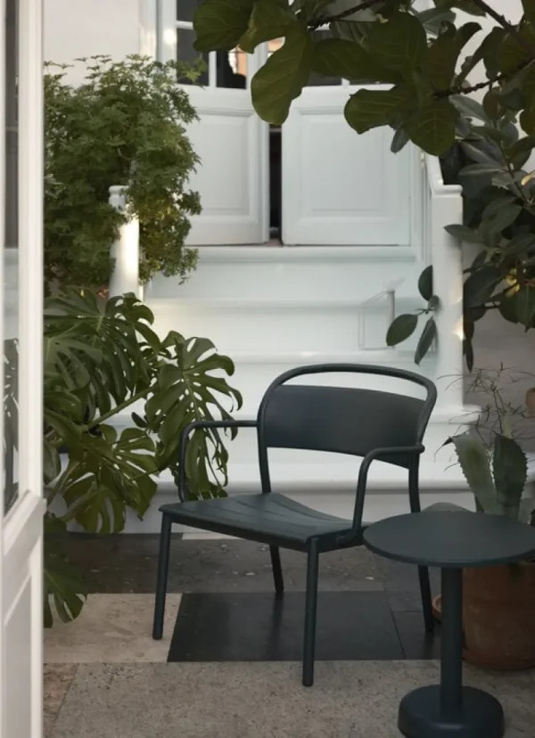 Muuto Terrassenmöbel^Linear Steel Lounge-Armlehnstuhl, Grau