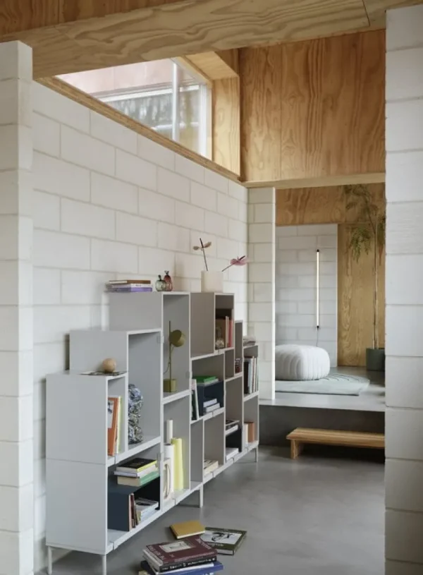 String Furniture Regale | Tische-Muuto Regalmodul Stacked mit Rückwand, klein, hellgrau