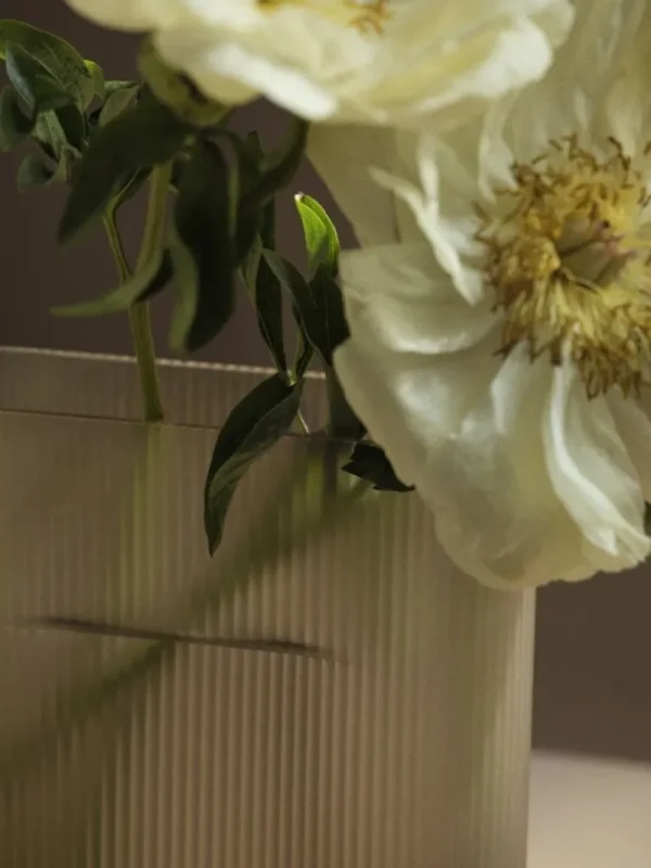 Ku00e4hler Vasen-Muuto Ridge Vase, 35 cm, taupe gefrostetes Glas