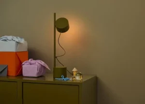 Muuto Tischlampen-Tischleuchte Post, braun-grün