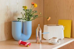 Vitra Vasen-Muuto Vase Kink, hellblau