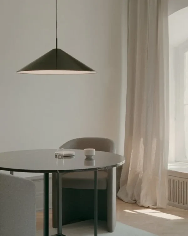 Muuto Deckenleuchten-New Works Brolly Pendelleuchte, 70 cm, schwarz, eloxiert