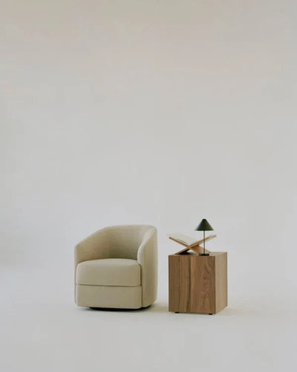 Muuto Tische-New Works Mass Beistelltisch, Walnussholz