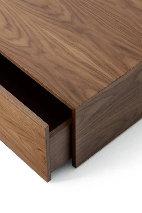 Muuto Tische-New Works Mass High Couchtisch mit Schublade, Nussbaum