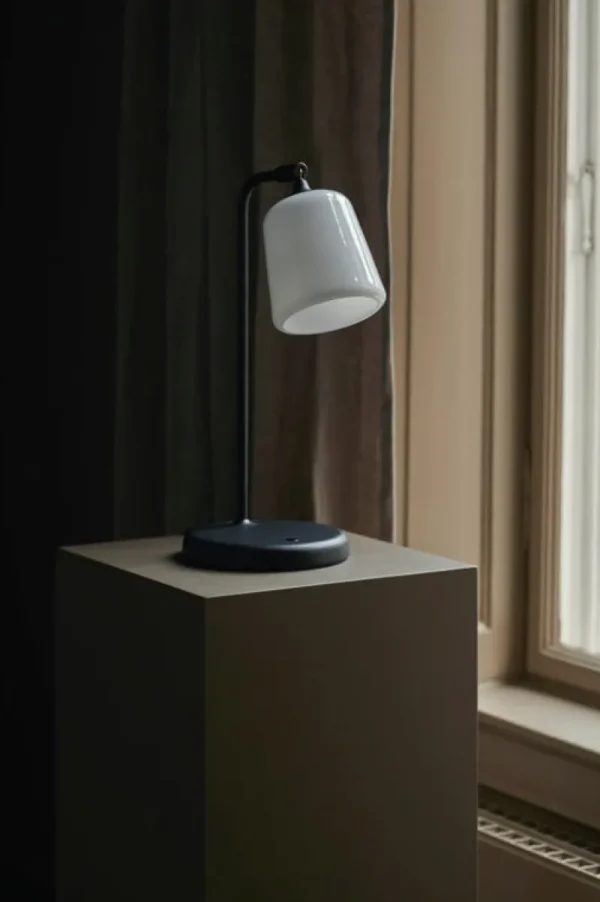 ferm LIVING Schreibtischlampen | Tischlampen-New Works Material Tischleuchte, Opalglas