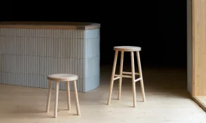 Muuto Sitzgelegenheiten-Nikari Storia Hocker 75 cm