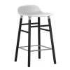 Muuto Sitzgelegenheiten-Normann Copenhagen Barhocker Form, 65 cm, weiß – Eiche schwarz