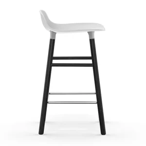 Muuto Sitzgelegenheiten-Normann Copenhagen Barhocker Form, 65 cm, weiß – Eiche schwarz