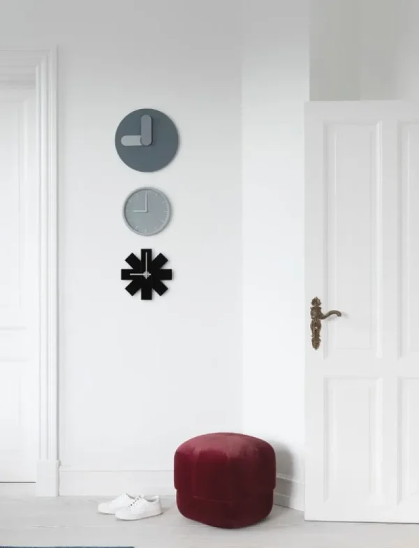 Normann Copenhagen Sitzgelegenheiten-Circus Hocker, klein, dunkelrotes Velours