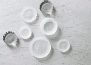 Normann Copenhagen Geschirr^Cosmic Glasteller, 27 cm, Weiß