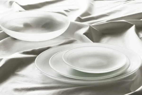 Normann Copenhagen Geschirr^Cosmic Glasteller, 27 cm, Weiß