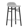 Carl Hansen & Su00f8n Sitzgelegenheiten-Normann Copenhagen Form Barhocker, 65 cm, Eiche schwarz - Synergy 16