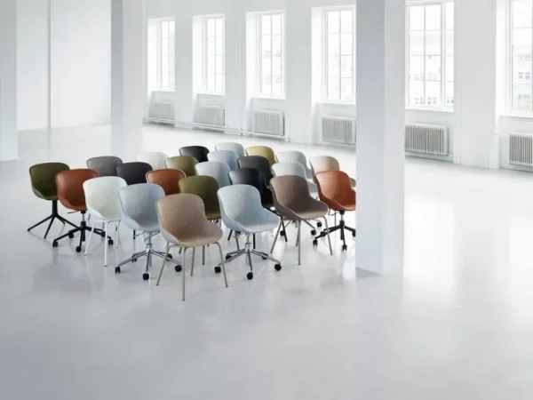 Normann Copenhagen Sitzgelegenheiten-Hyg Stuhl mit 5 Rollen, drehbar, Aluminium – Synergy 16