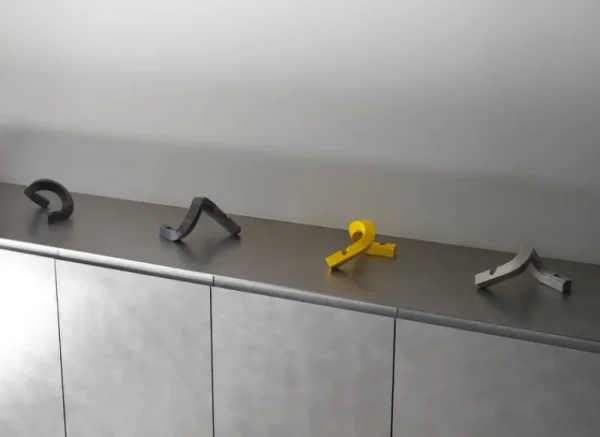 Skultuna Kerzen Und Kerzenhalter-Normann Copenhagen Kerzenhalter Crooked Two, gelb