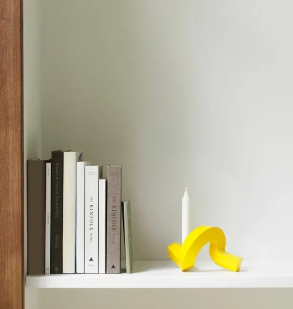 Skultuna Kerzen Und Kerzenhalter-Normann Copenhagen Kerzenhalter Crooked One, gelb
