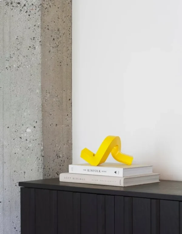 Skultuna Kerzen Und Kerzenhalter-Normann Copenhagen Kerzenhalter Crooked One, gelb