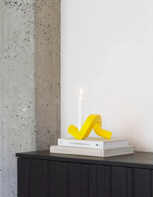 Skultuna Kerzen Und Kerzenhalter-Normann Copenhagen Kerzenhalter Crooked One, gelb