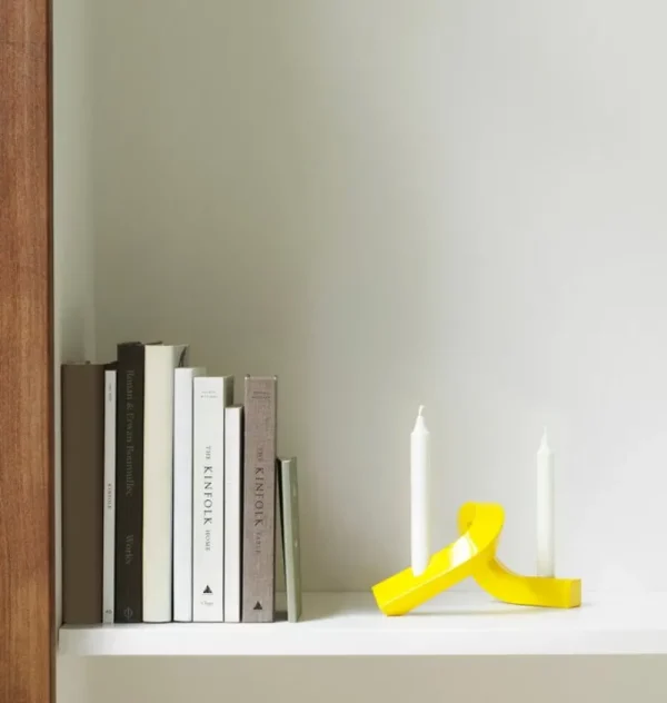 Skultuna Kerzen Und Kerzenhalter-Normann Copenhagen Kerzenhalter Crooked Two, gelb