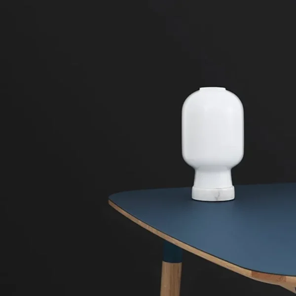 Petite Friture Tischlampen-Normann Copenhagen Tischleuchte Amp, weiß