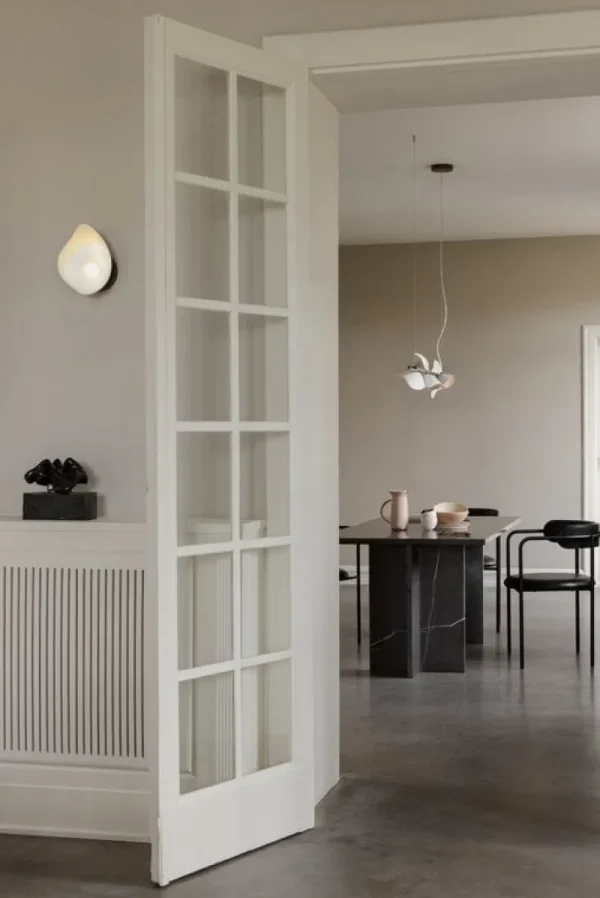 Astep Deckenleuchten-Nuura Florii 5 Linear Pendelleuchte, dunkles Bronze - weiß