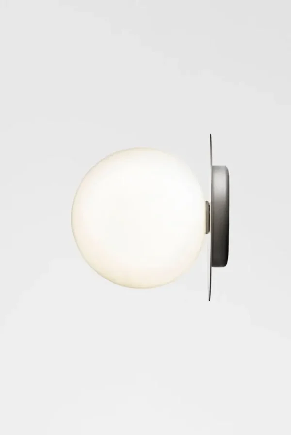 Nuura Wandleuchten | Deckenleuchten-Wand-/Deckenleuchte Liila 1, groß, silberfarben – Opalglas