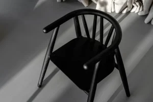 Kinder Oaklings Möbel Für Das Kinderzimmer^Storm Kinderstuhl, schwarz gebeizte Eiche
