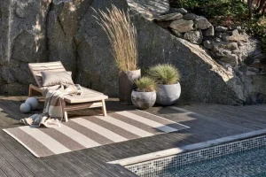 Pappelina Outdoor-textilien^Bob Teppich, 70 x 300 cm, Schlamm - Vanille