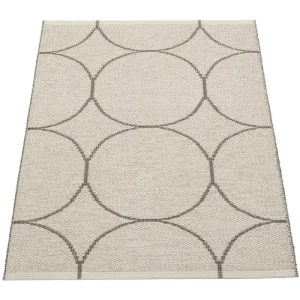 Pappelina Outdoor-textilien^Teppich Boo 70 x 100 cm, holzkohlefarben – leinenfarben