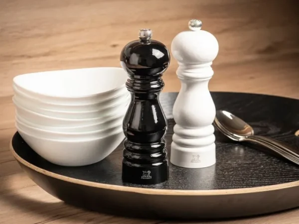 Peugeot Küchenutensilien^Paris Salz- und Pfeffermühlen, 18 cm, glänzend schwarz - glänzend weiß