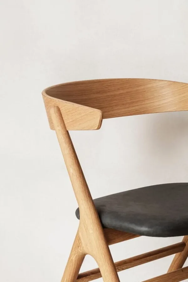 Vitra Sitzgelegenheiten-Sibast No 9 Stuhl, Eiche geölt – anthrazitfarbenes Leder