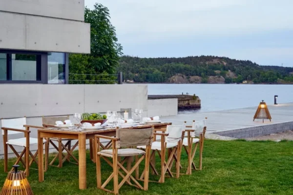 Skargaarden Terrassenmöbel^Kryss Loungesessel, Teakholz, Sunbrella Heritage, Dunkelgrau