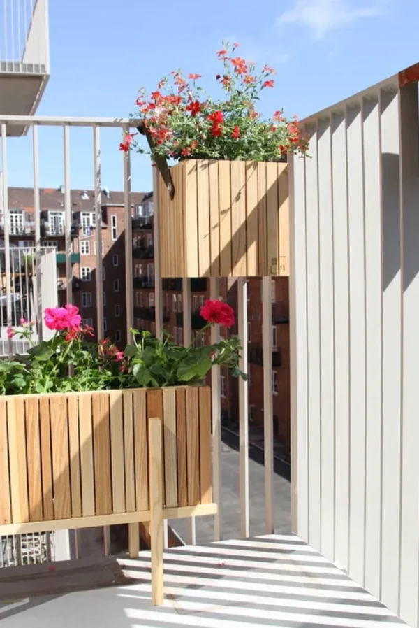 Squarely Copenhagen Garten^GrowON Pflanzgefäß mit Lederriemen, Esche geölt - braunes Leder