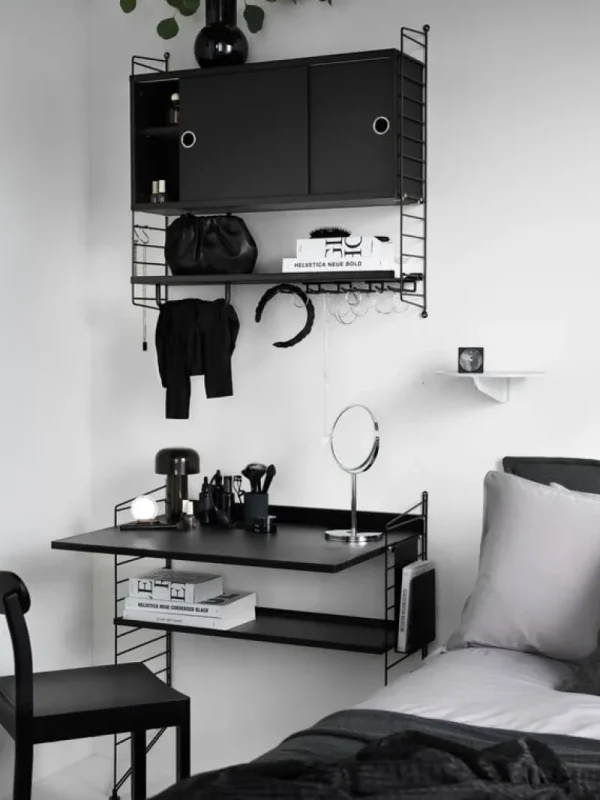 Muuto Regale-String Furniture Metallregal String 20 cm, niedrig, schwarz