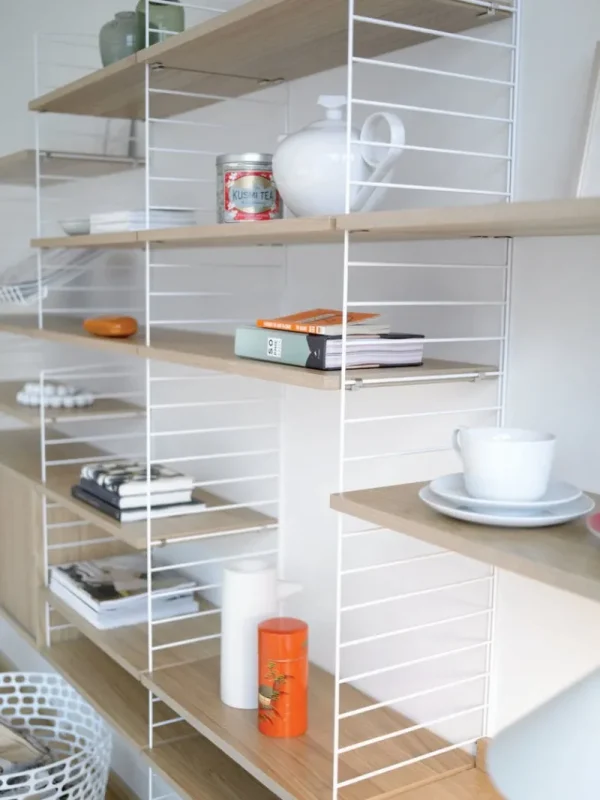 Frama Regale-String Furniture String Zeitschriftenablage, 78 x 30 cm, weißer Stahl