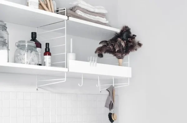 Muuto Regale-String Furniture String-Metallregal, 78 x 30 cm, niedrig, weiß