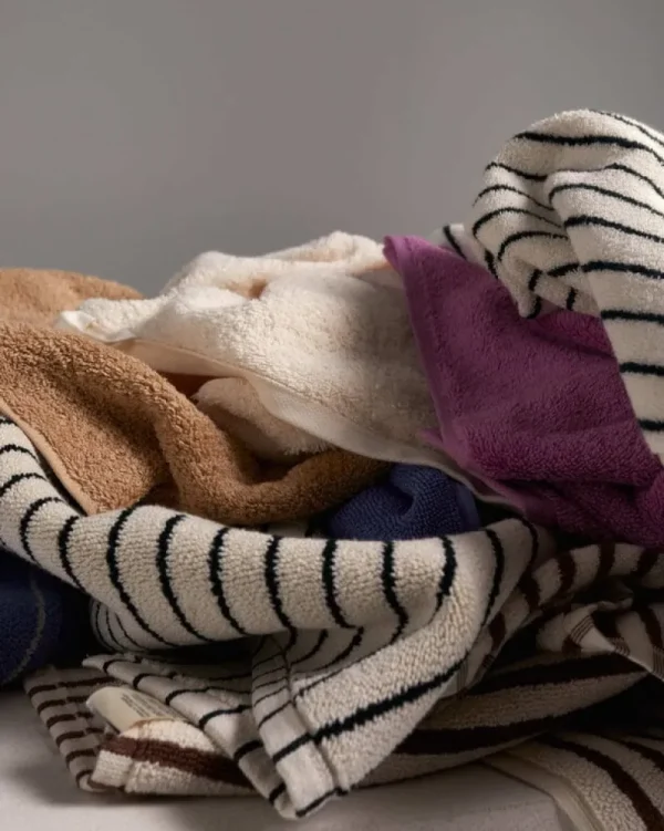 Tekla Badezimmertextilien^Händehandtuch, Kodiak Stripes