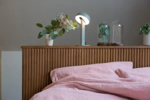 Warm Nordic Tischlampen-TIPTOE Nod Tischleuchte, Eukalyptusgrau