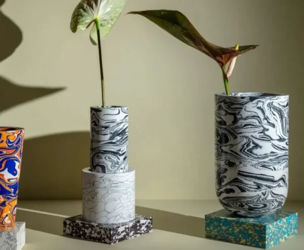 Klong Vasen-Tom Dixon Swirl Vase, mittelgroß, mehrfarbig