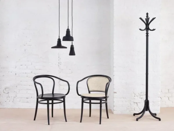 TON Sitzgelegenheiten-Armchair 30, schwarz