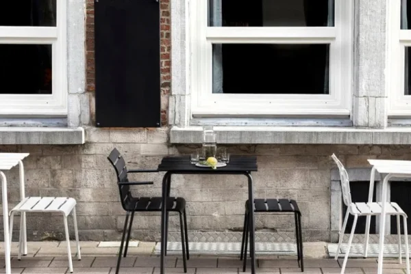 valerie_objects Terrassenmöbel^Aligned Stuhl, Cremeweiß